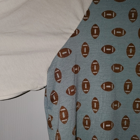 2xl Lularoe football Randy t-shirt - Picture 4 of 5